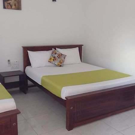 Lake Edge Resort Anuradhapura Exterior foto