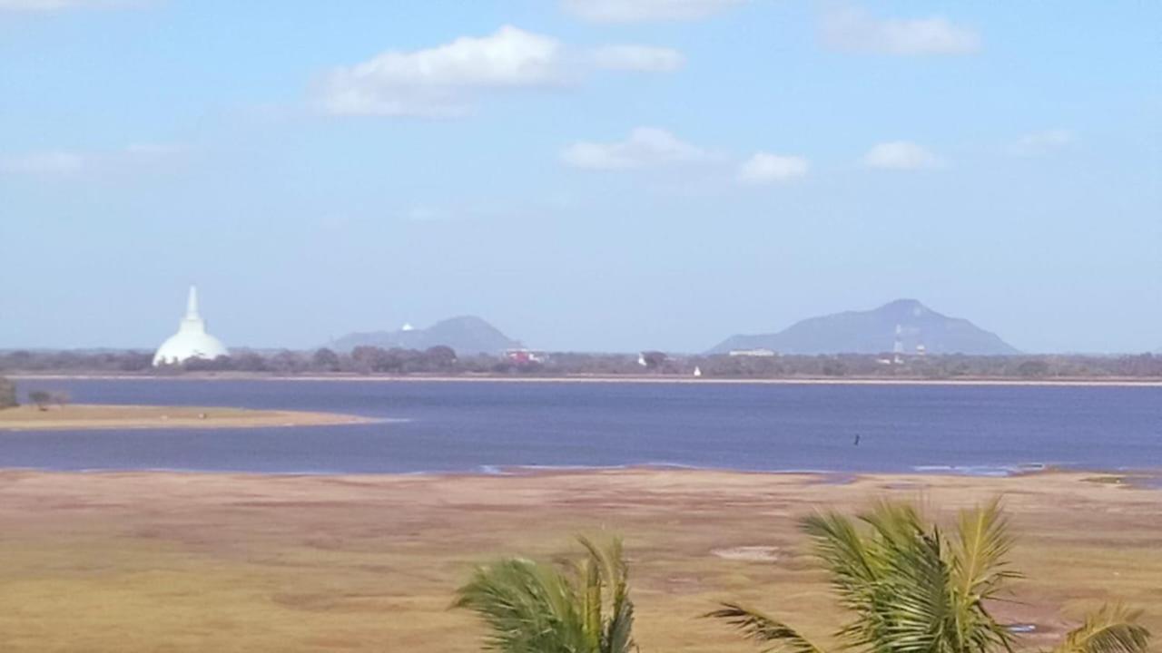 Lake Edge Resort Anuradhapura Exterior foto