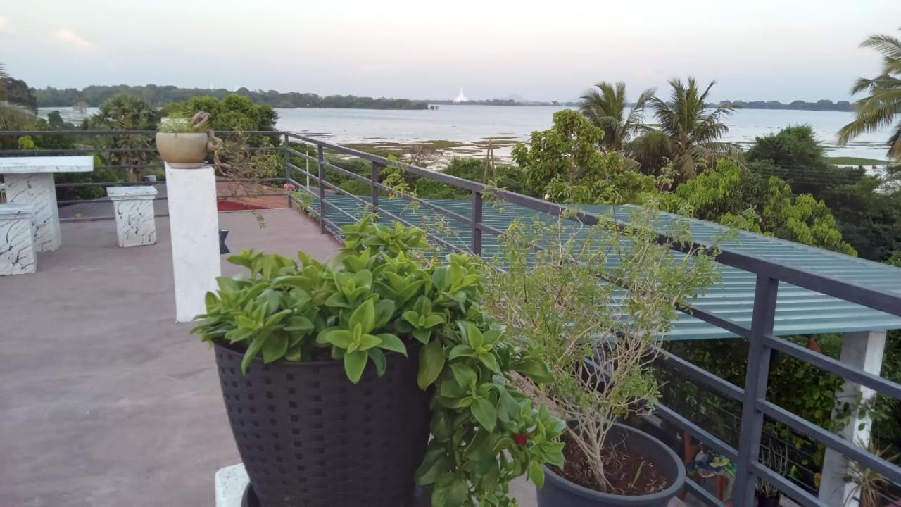 Lake Edge Resort Anuradhapura Exterior foto